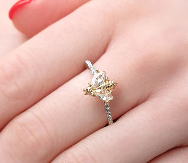 Diamond Style London - Bee ring in rhodium plating (Item code: Beering7)