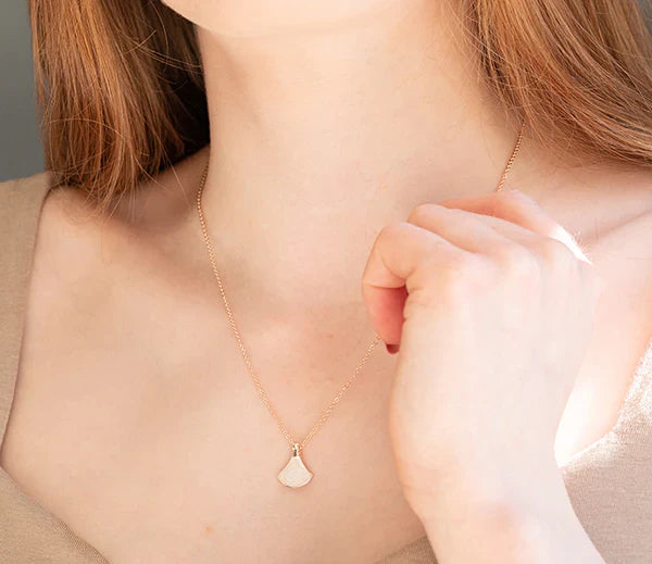 Diamond Style London - Fan pendant in rose gold plating necklace (Item code: Fanpenrose)
